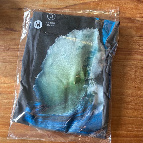 🏄🏻‍♂️🆕 Aaron Chang Art Print Waves Gallery T-shirt - Picture 3 of 6